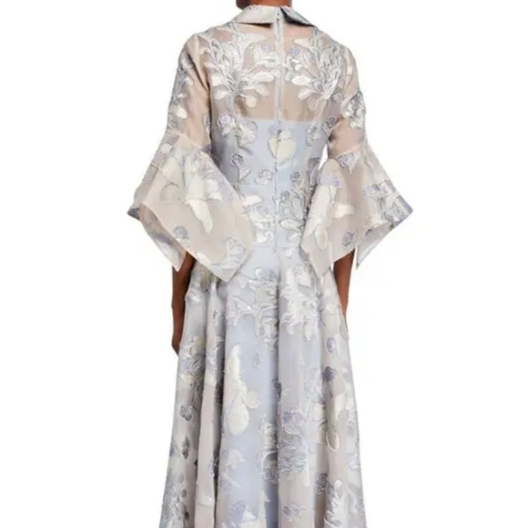 Badgley Mischka Gown - Picture 5 of 17